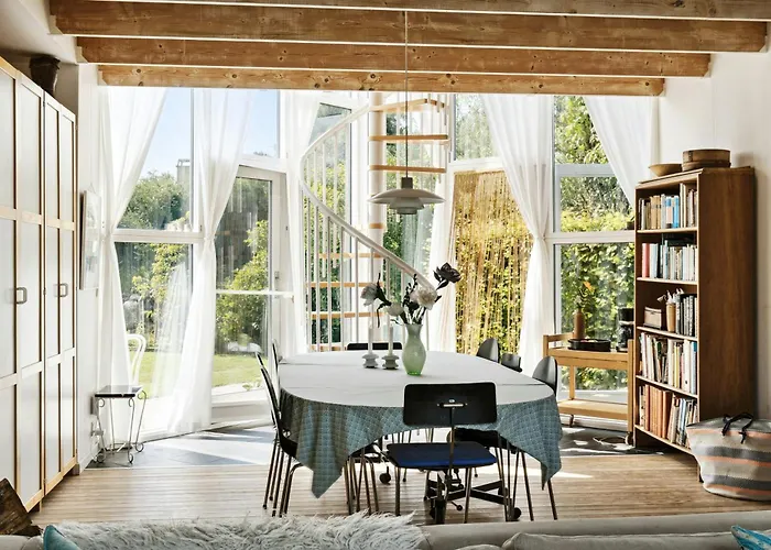 By With Panoramic Views Hébergement de vacances