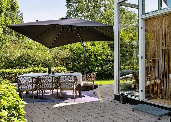 By With Panoramic Views Ferienhaus